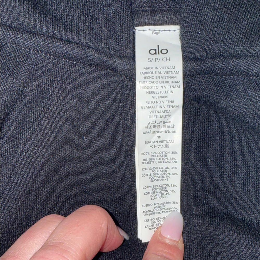 ALO Yoga black Hoodie - Picture 2 of 6